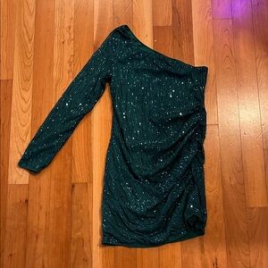 Green One-Shoulder Sequin Dress